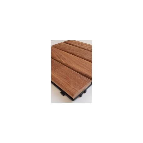 Piso deck tile madera de Cumarú 30X30